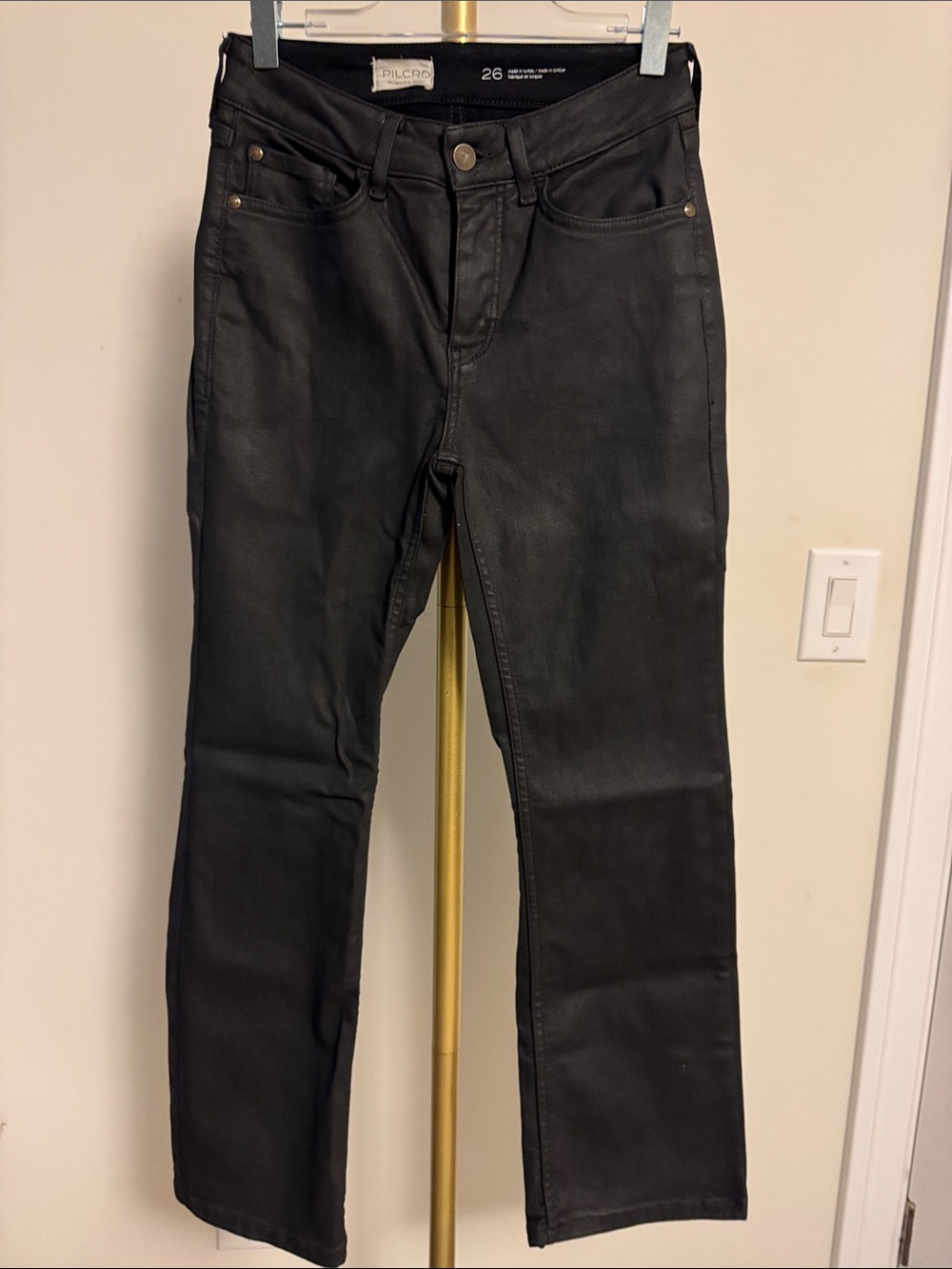 Pilcro Black Straight-Leg Jeans